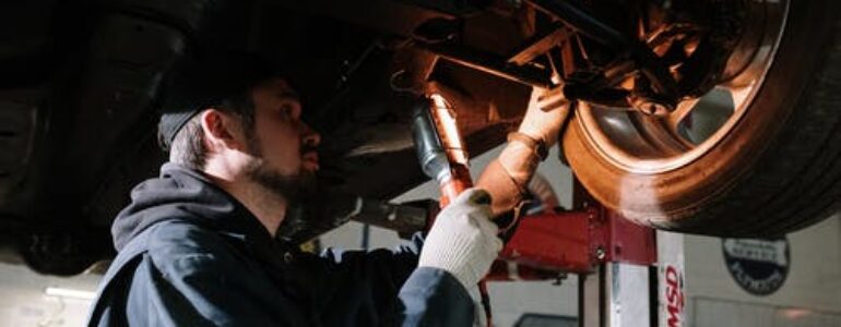 Top 4 Advantages of Hiring a Professional Mechanic